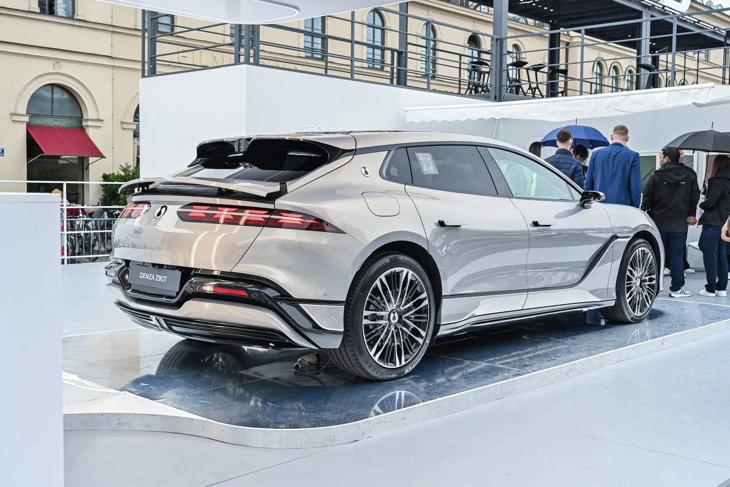 Denza Denza Z9GT DM -Гибридный PHEV