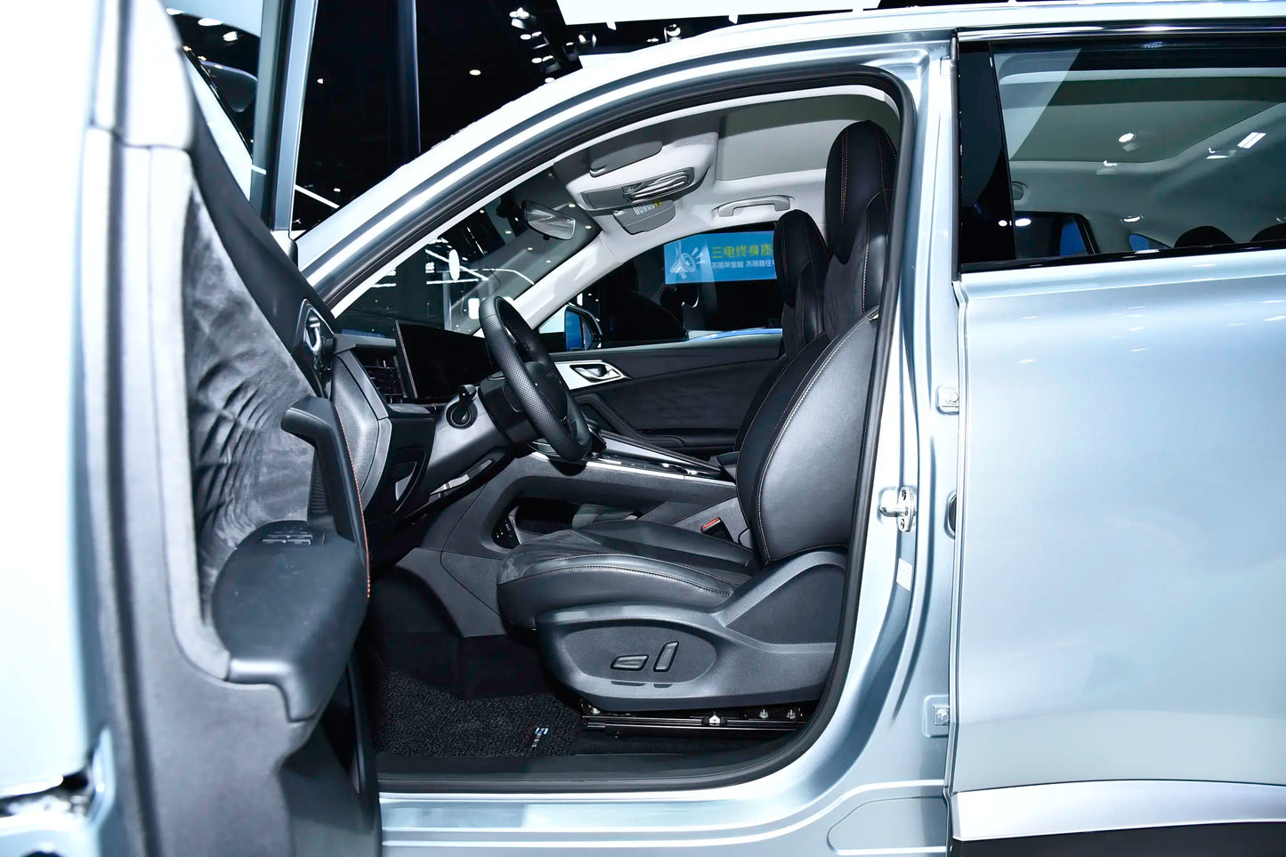 SAIC Motor Roewe D5X DMH -гибридный PHEV