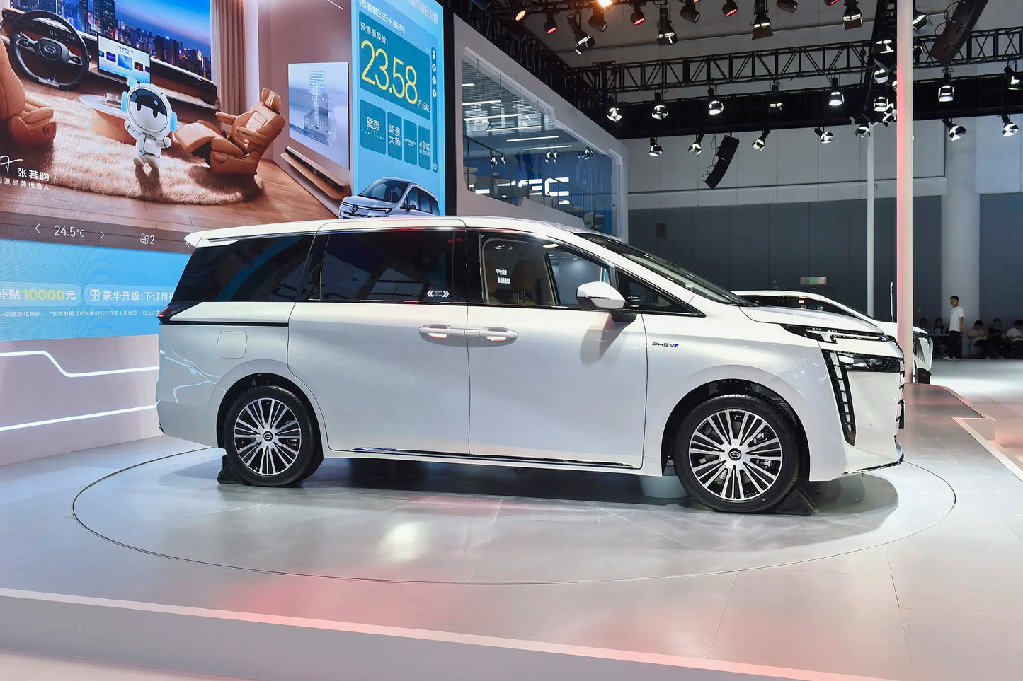 GAC Trumpchi Trumpchi E8 -Гибридный PHEV