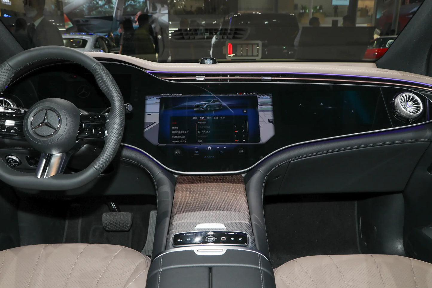 Пекинский Benz EQE внедорожник