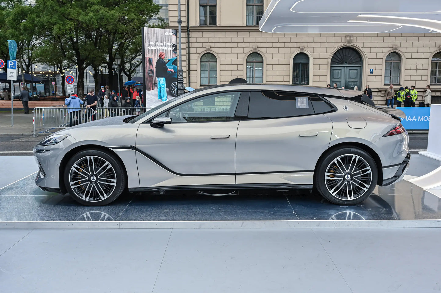 Denza Denza Z9GT DM -Гибридный PHEV