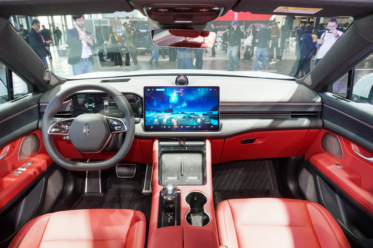 Seres Auto AITO M5-гибрид REEV