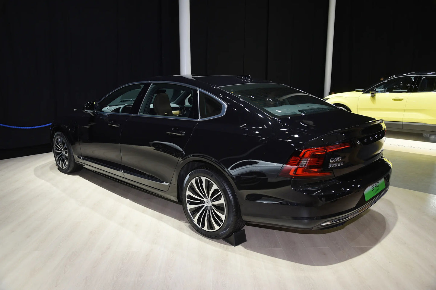 Volvo Volvo S90 -Гибридный PHEV