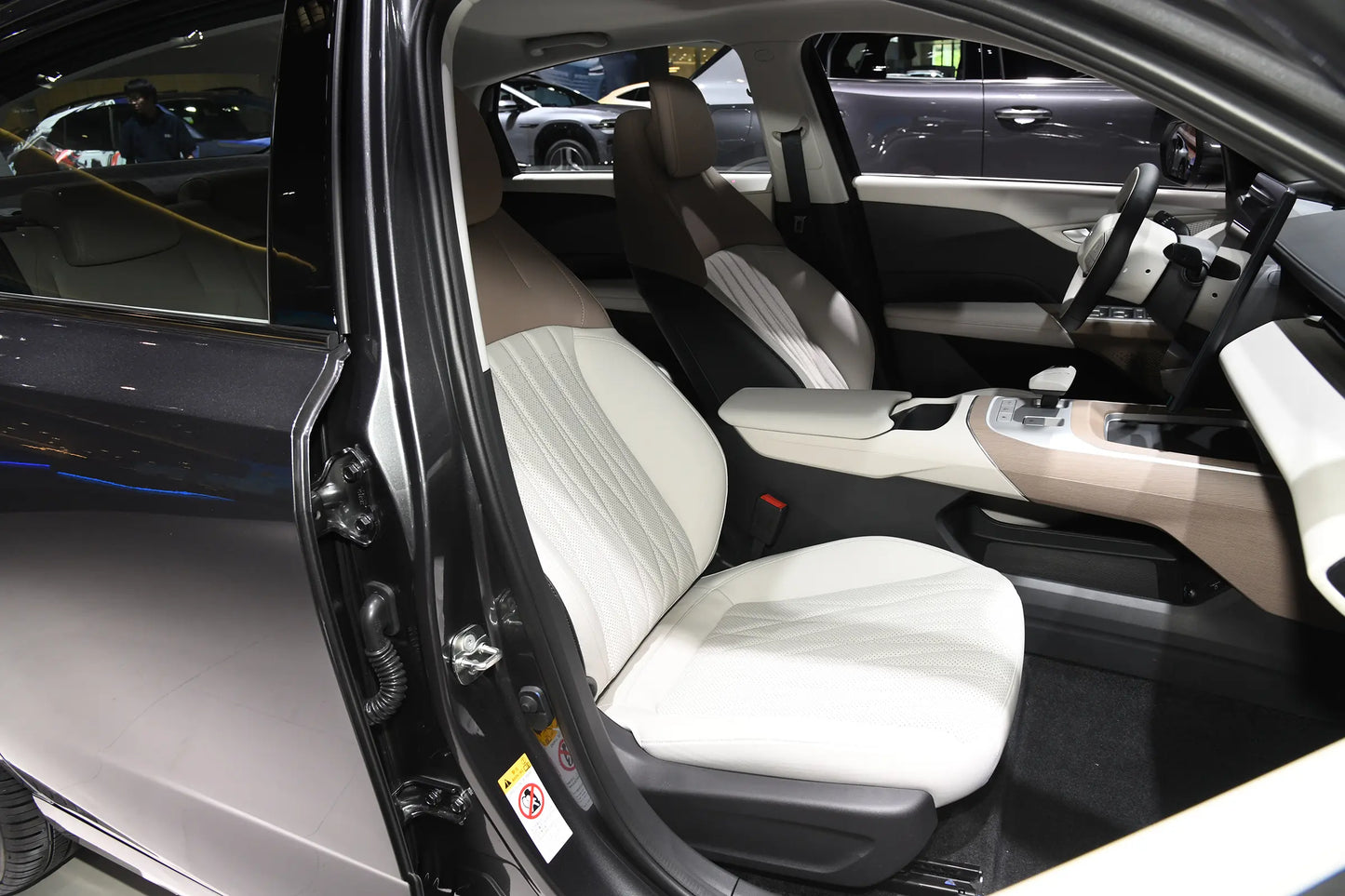Qiyuan Changan Qiyuan A05 - Гибридный PHEV