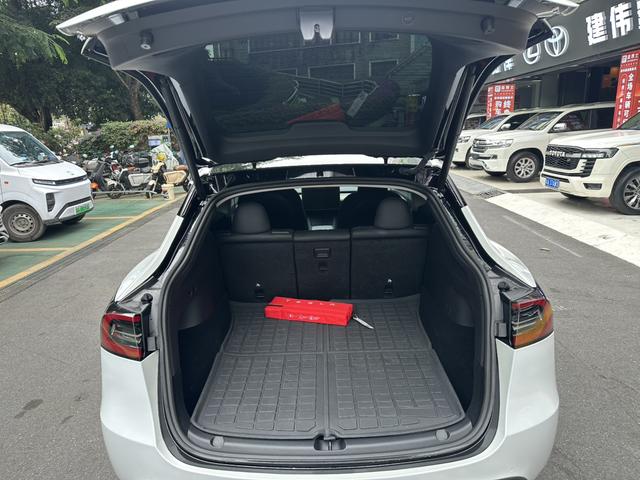 Pre-Owned Tesla Model Y 2022 Facelift Rear-Wheel Drive Version