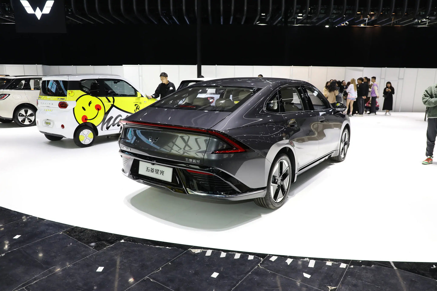 SAIC-GM-Wuling Wuling Starlight -Гибридный PHEV