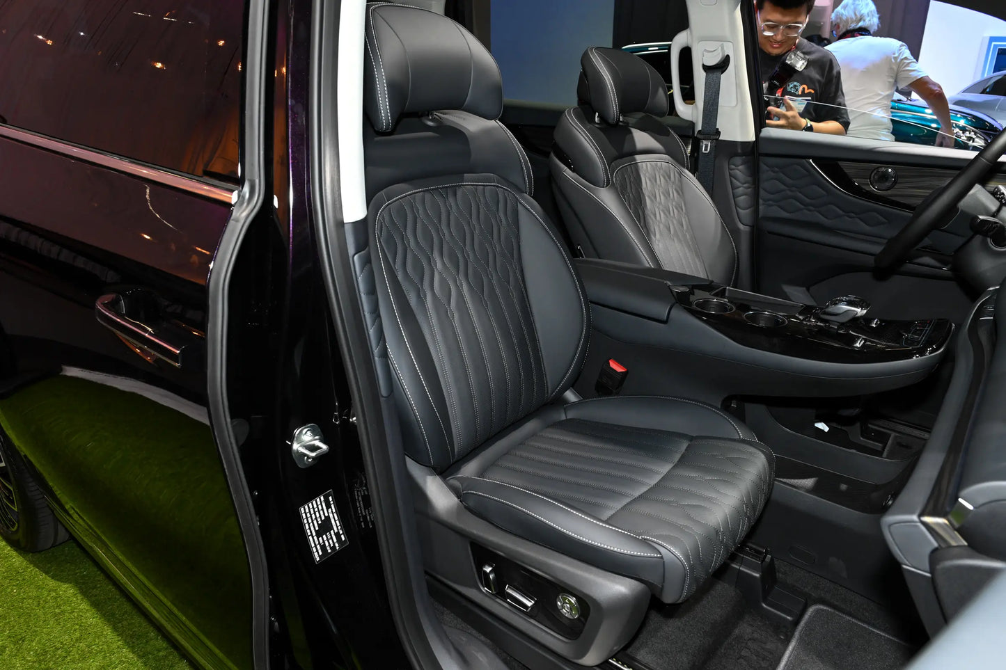 Dongfeng Forthing Wind Planet Ocean V9 - Гибридный PHEV