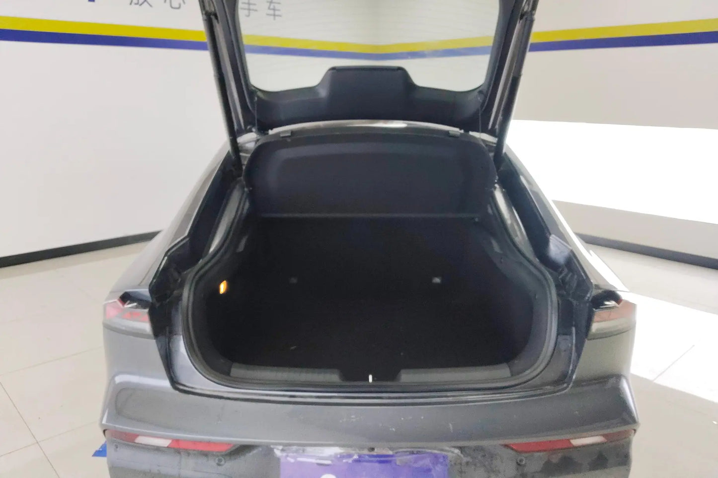 Certificated Pre-Owned Changan UNI-V Intelligent Electric iDD 2024 Edition Blue Whale Intelligent Electric iDD 136km Intelligent Premium Model -u22107036