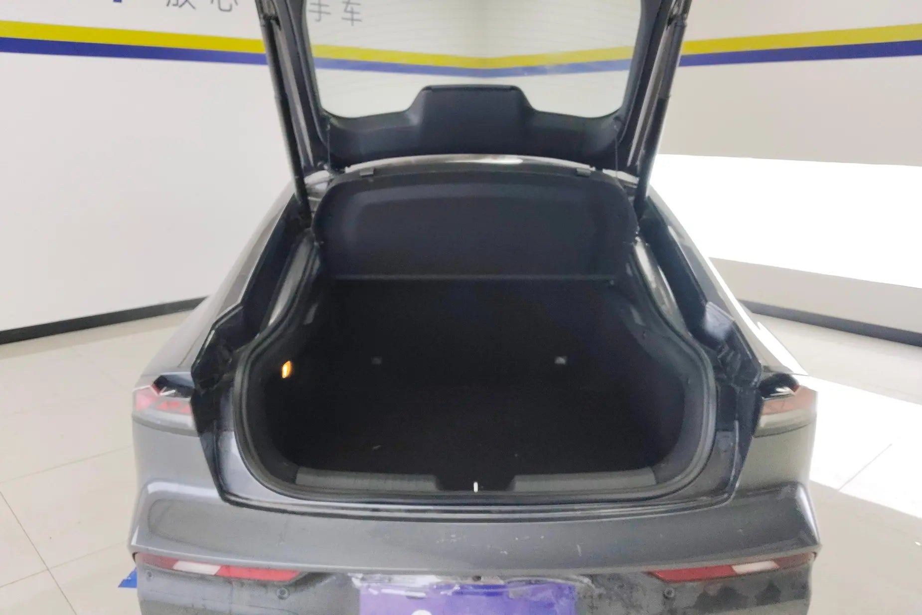 Certificated Pre-Owned Changan UNI-V Intelligent Electric iDD 2024 Edition Blue Whale Intelligent Electric iDD 136km Intelligent Premium Model -u22107036