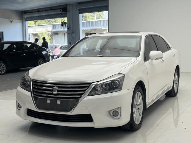 Certificated Used Crown 2012 Model 2.5L Royal Leather Edition