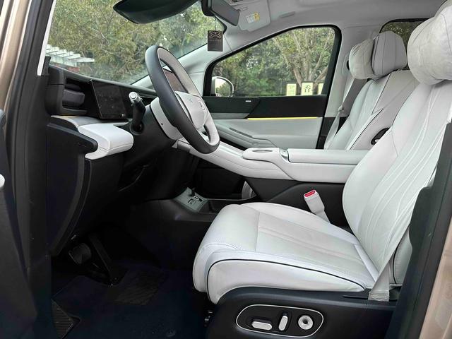 Certificated Pre-Owned XPENG X9 2024 702 Ultra Long Range Max-u22045757