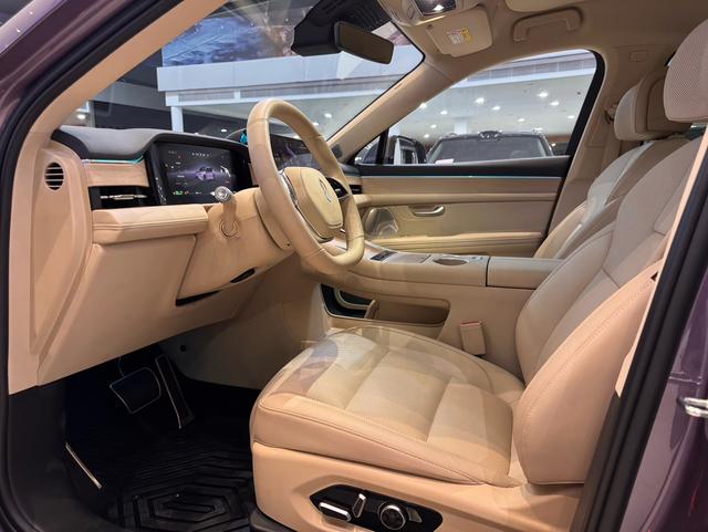 Certificated Pre-Owned Wenjie M5 2025 Extended-Range Ultra Four-Wheel Drive Version -u22089041