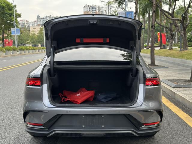 Certificated Pre-Owned BYD Han DM 2022 DM-i 121KM Premium Edition -u22037272