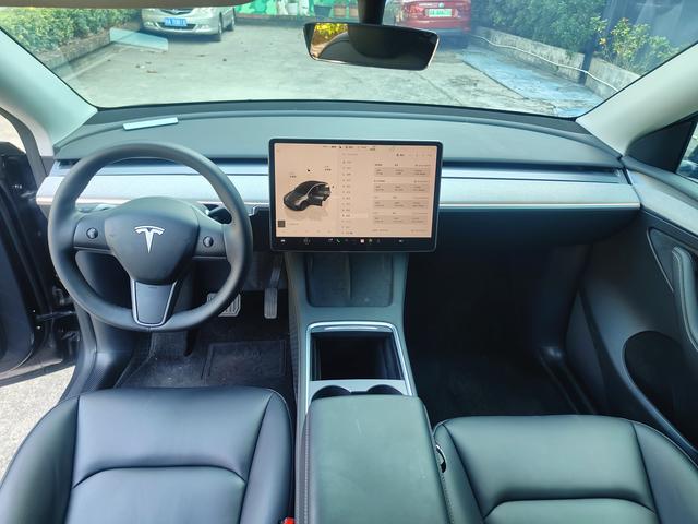 Pre-Owned Tesla Model Y 2023 Rear-Wheel Drive Version