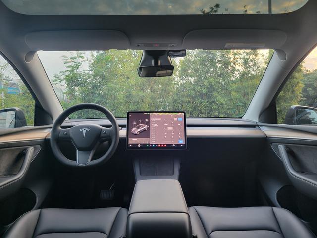 Pre-Owned Tesla Model Y 2021 Standard Range Rear-Wheel Drive Edition