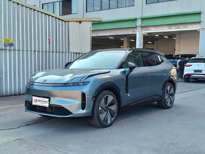 Certificated Pre-Owned Lynk & Co 08 EM-P 2025 220 Four-Wheel Drive Performance Halo -u22085685