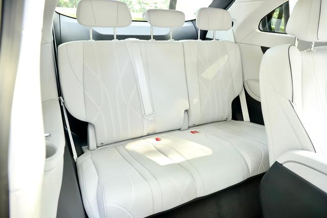 Certificated Pre-Owned XPENG X9 2025 All-Electric 650 Long Range Max-u22131106