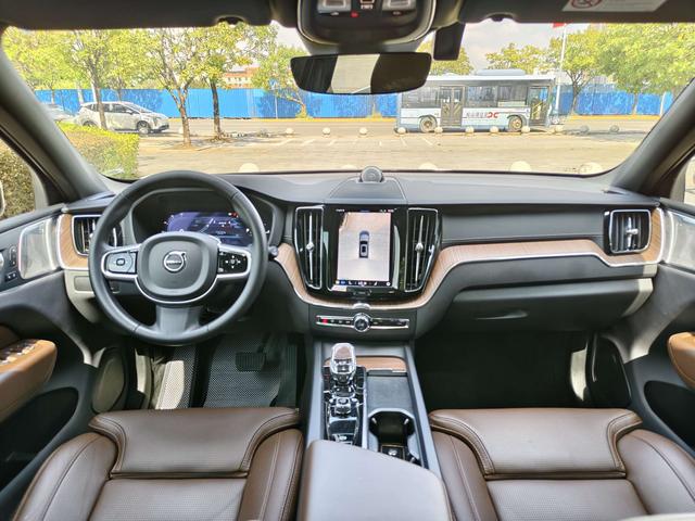 Certificated Pre-Owned Volvo XC60 PHEV 2024 T8 AWD Long Range Inscription Luxury Edition -u21216746