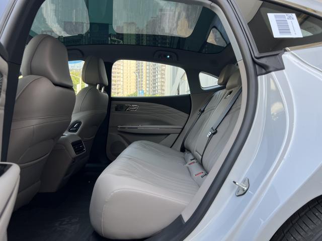 Certificated Pre-Owned Geely Galaxy Xingyao 8 PHEV 2025 Edition 130km EM-i Premium Version -u21944368