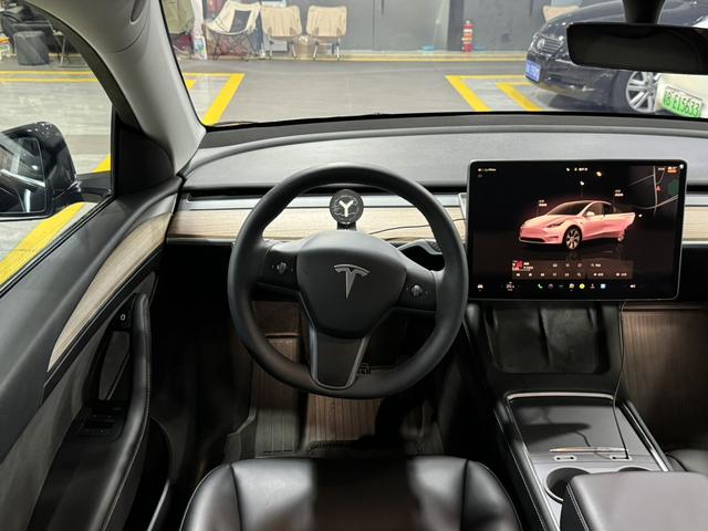 Pre-Owned Tesla Model Y 2022 Rear-Wheel Drive Version