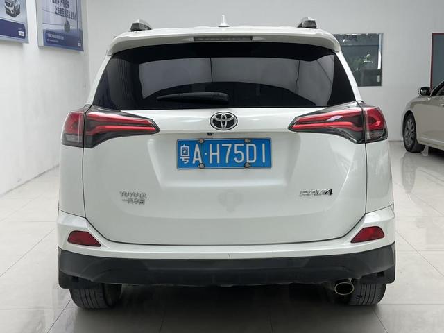Certificated Used FAW Toyota RAV4 Rongfang 2016 2.0L CVT 2WD Fashion Edition