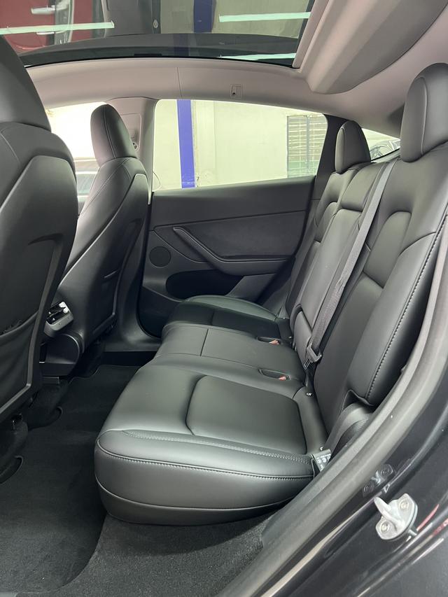 Pre-Owned Tesla Model Y 2024 Rear-Wheel Drive Version