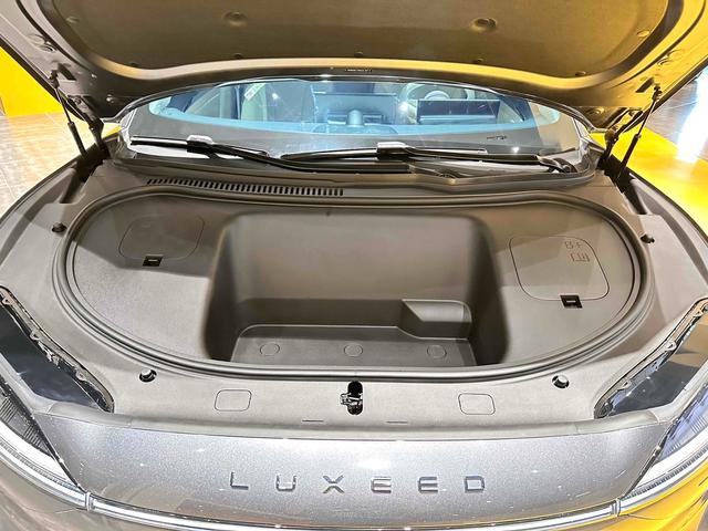 Pre-Owned Zhijie R7 2024 Pure Electric 100kWh Max Rear-Wheel Drive Version