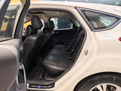 Certificated Used Ford Focus 2012 Model Hatchback 1.6L Automatic Fashion Style Trim