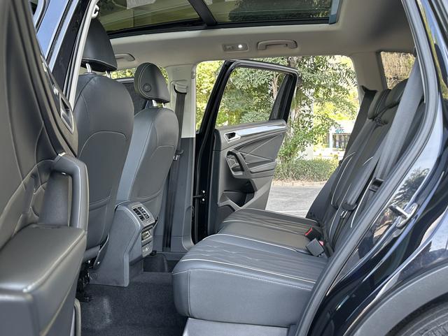 Certificated Pre-Owned Tiguan L PHEV 2023 430PHEV Plug-in Hybrid Premium Edition -u21553694