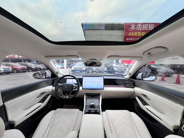 Certificated Pre-Owned BYD Qin L DM 2024 DM-i 120KM Excellence Edition -u18027183