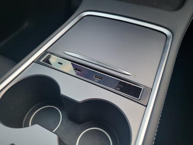 Pre-Owned Tesla Model Y 2021 Standard Range Rear-Wheel Drive Edition