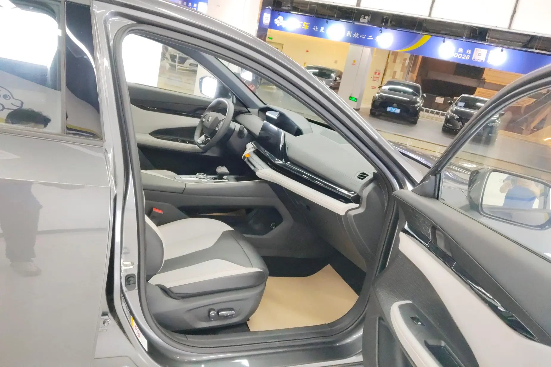 Certificated Pre-Owned Changan UNI-V Intelligent Electric iDD 2024 Edition Blue Whale Intelligent Electric iDD 136km Intelligent Prestige Version -u21039811