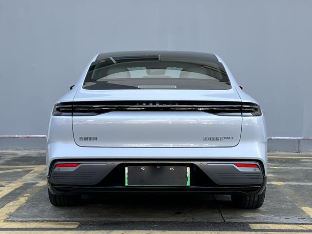 Certificated Pre-Owned Geely Galaxy Xingyao 8 PHEV 2025 Edition 130km EM-i Premium Version -u21944368