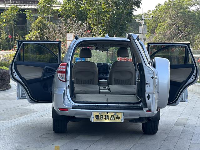 Certificated Pre-Owned RAV4 Rongfang 2011 2.0L Automatic Classic Edition - u22332725