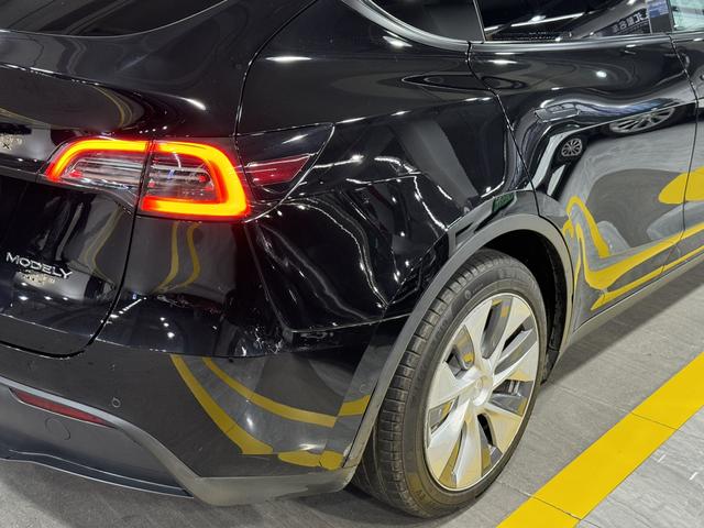 Pre-Owned Tesla Model Y 2022 Rear-Wheel Drive Version