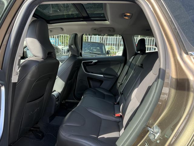 Certificated Used Volvo XC60 2017 T5 Upgraded Intelligent Entry Version - u22071583