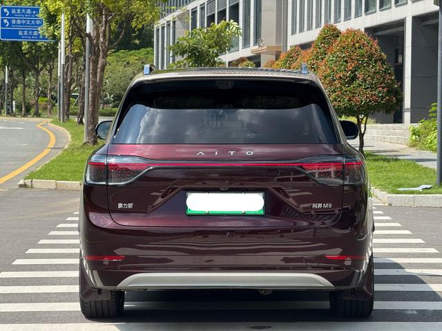 Pre - Owned 2025 AITO M9 Extended - Range Ultra Six - Seat Edition