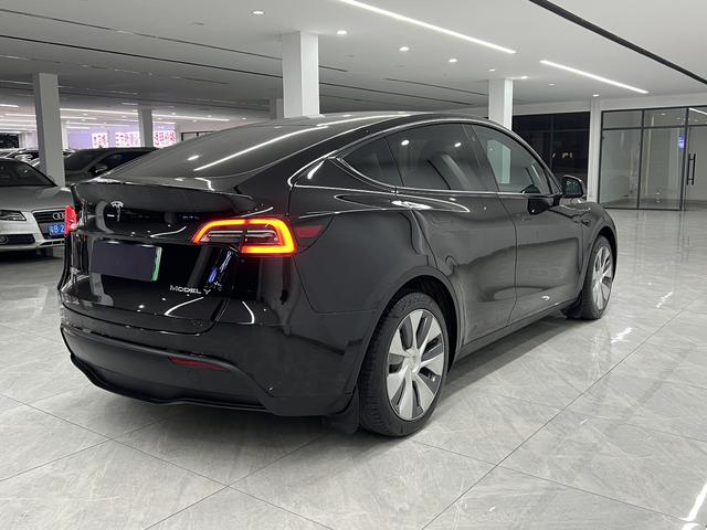 Pre-Owned Tesla Model Y 2022 Facelift Rear-Wheel Drive Edition
