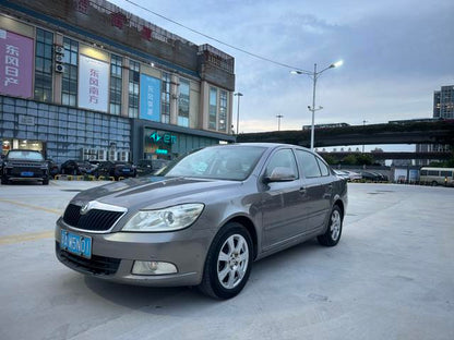 Certificated Pre-Owned Skoda Octavia 2013 2.0L Manual Yijie Edition - u21014256