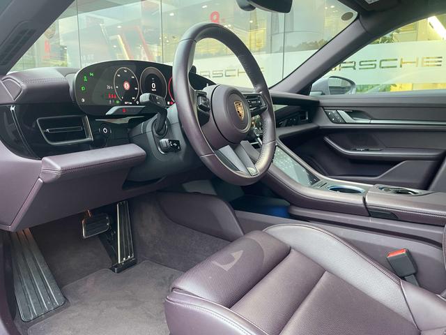 Pre-Owned 2024 Porsche Taycan 4