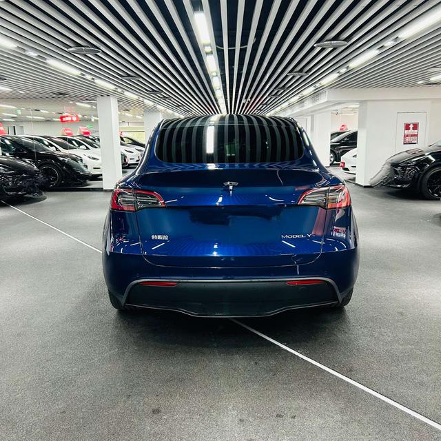 Pre-Owned Tesla Model Y 2022 Rear-Wheel Drive Version