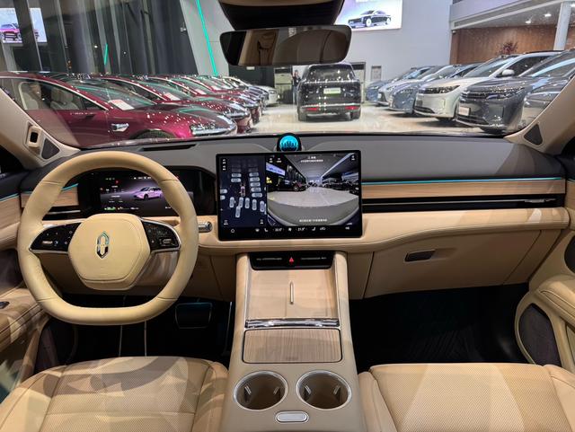 Certificated Pre-Owned Wenjie M5 2025 Extended-Range Ultra Four-Wheel Drive Version -u22089041