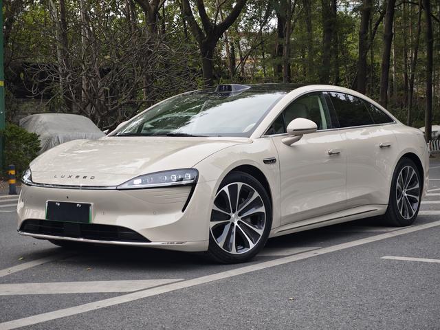 Pre-Owned Zhijie S7 2025 Model Max Rear-Wheel Drive Ultra-Long Range Version