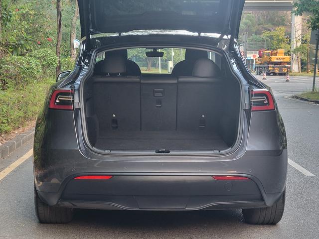 Pre-Owned Tesla Model Y 2021 Standard Range Rear-Wheel Drive Edition