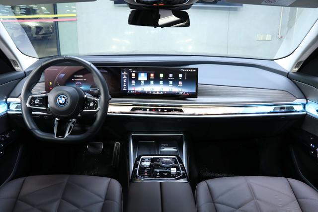 Pre-Owned BMW i7 2023 Model eDrive50L Leading Version M Sport Package