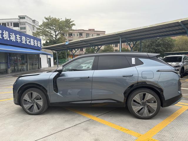 Certificated Pre-Owned Lynk & Co 08 EM-P 2025 245 Ultra Long Range Halo -u22064258