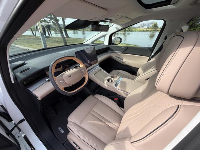 Pre-Owned XPeng X9 2024 Model 610 Long-Range Pro