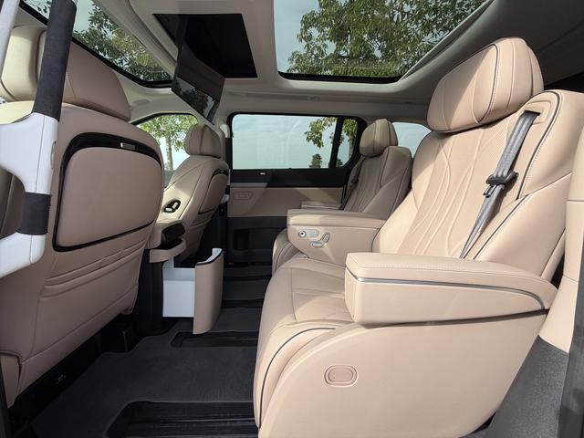 Pre-Owned XPeng X9 2024 Model 610 Long-Range Pro