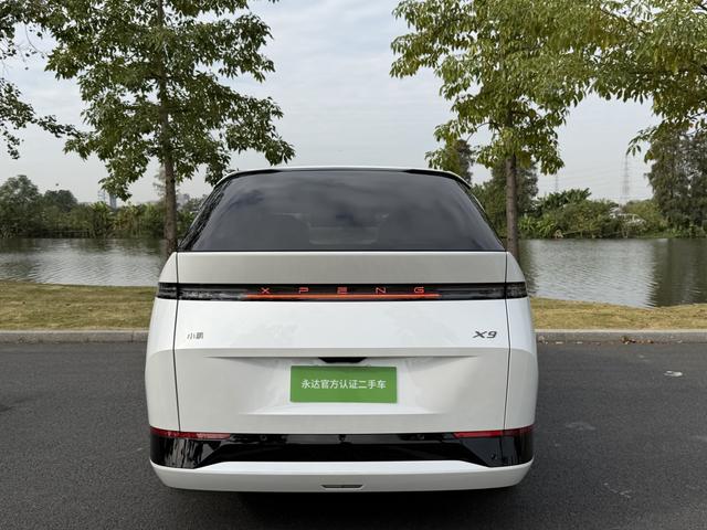 Pre-Owned XPeng X9 2024 Model 610 Long-Range Pro