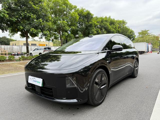 Pre-Owned Li Auto i8 2025 Standard Version